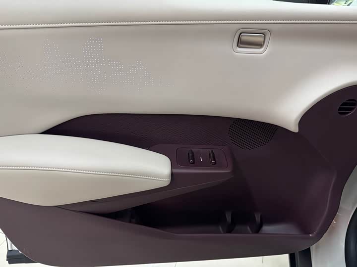 Фото 11 - Zeekr X