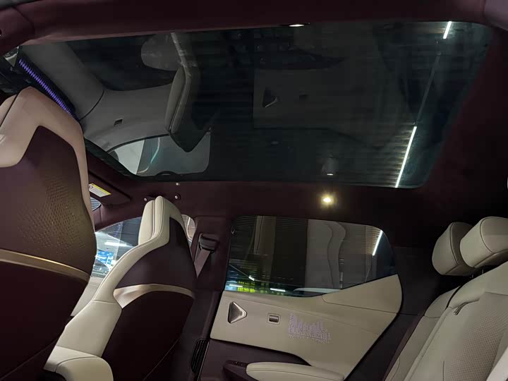 Фото 17 - Zeekr X