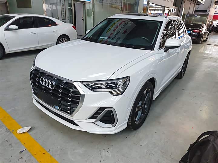 Фото 1 - Audi Q3