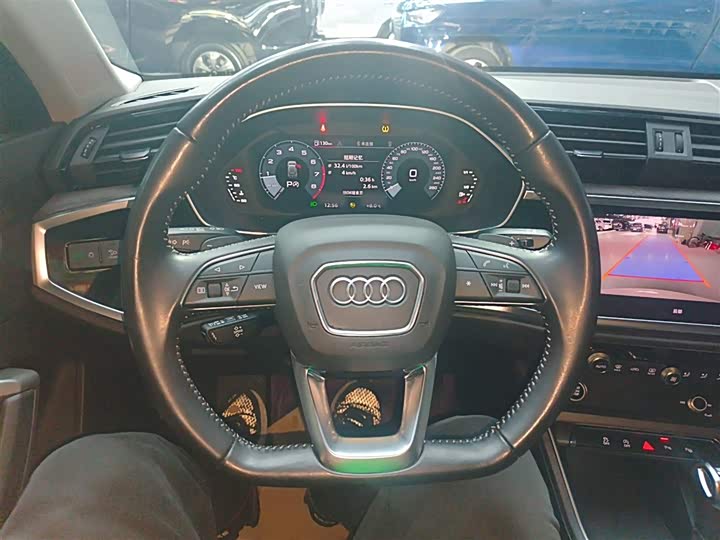 Фото 11 - Audi Q3