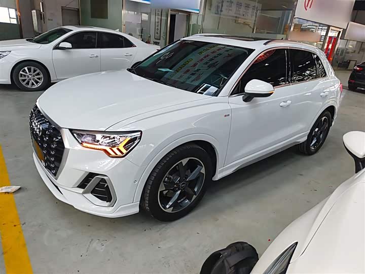 Фото 5 - Audi Q3