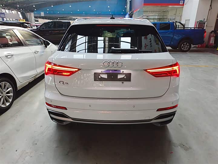 Фото 6 - Audi Q3