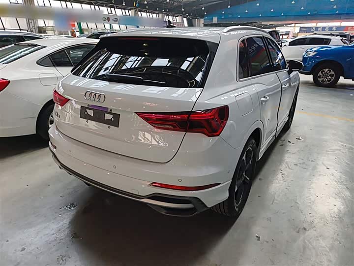 Фото 7 - Audi Q3