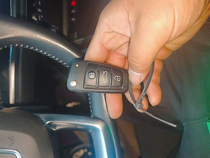 Фото 9 - Audi Q3