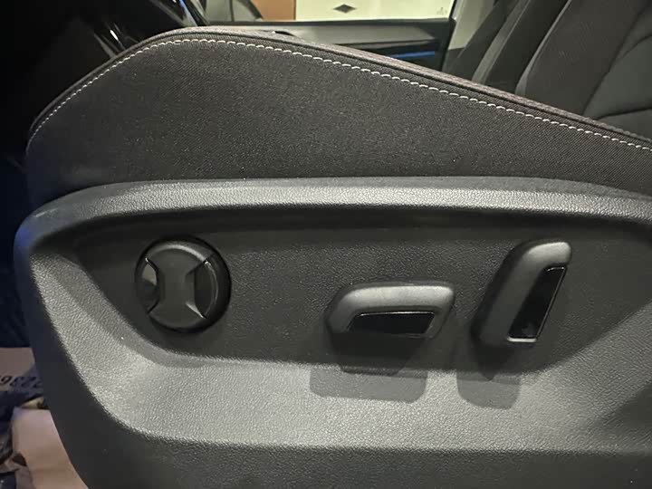 Фото 14 - Volkswagen Tayron