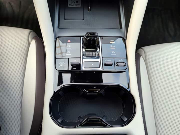 Фото 14 - BYD Song Plus Hybrid/EV