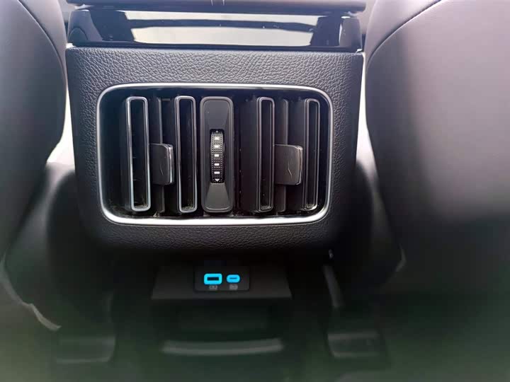 Фото 17 - BYD Song Plus Hybrid/EV