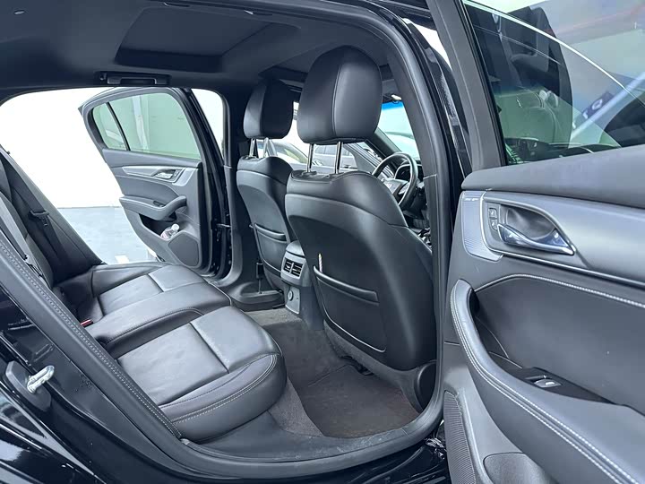 Фото 14 - Cadillac CT5