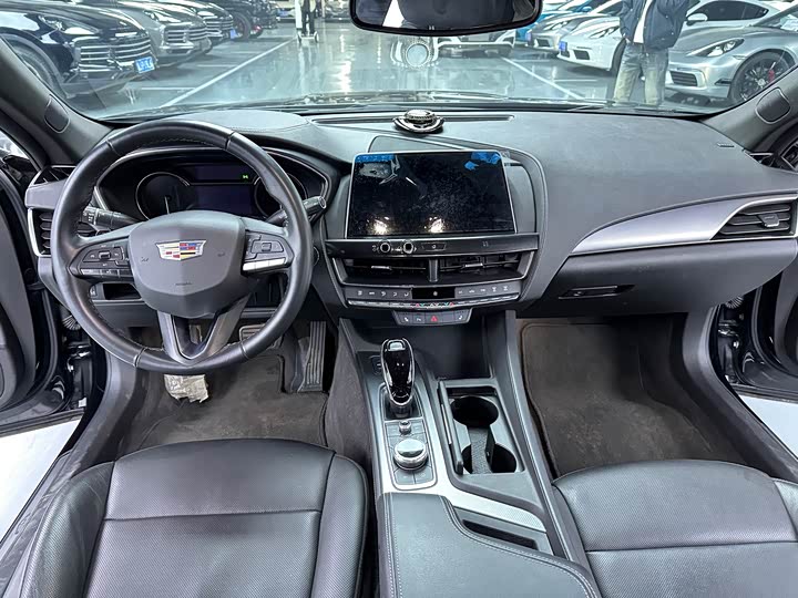 Фото 6 - Cadillac CT5