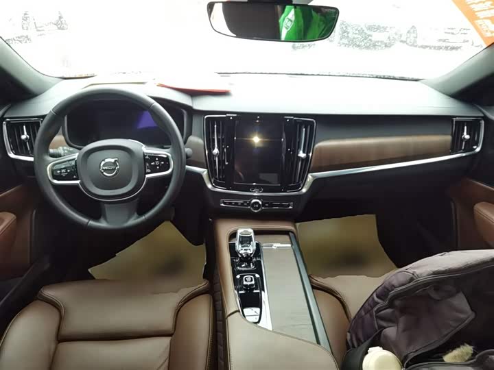 Фото 10 - Volvo S90