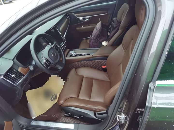 Фото 15 - Volvo S90