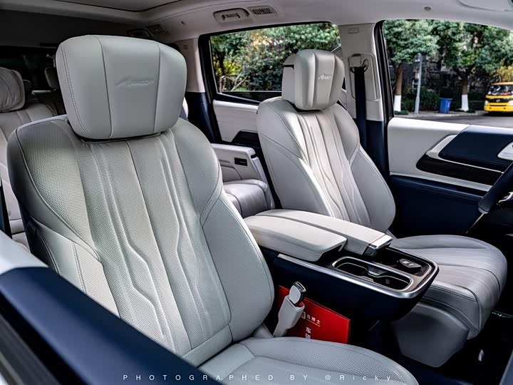 Фото 10 - Buick GL8 Century