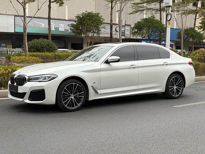 Фото 1 - BMW 5 Series