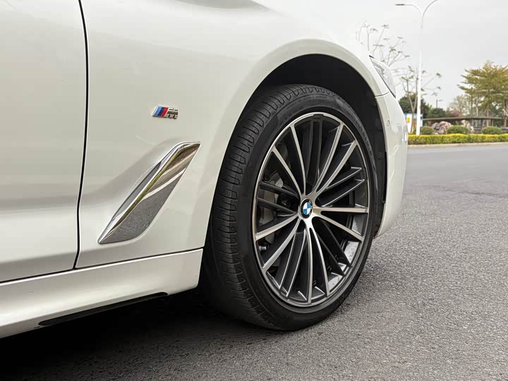 Фото 12 - BMW 5 Series