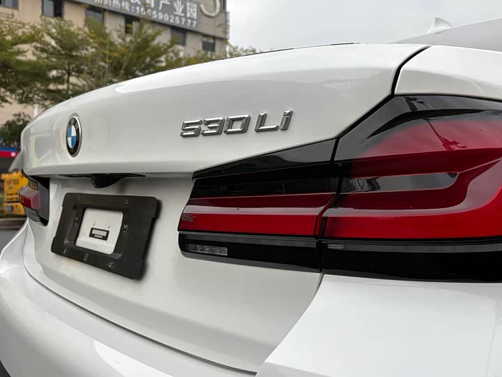 Фото 13 - BMW 5 Series