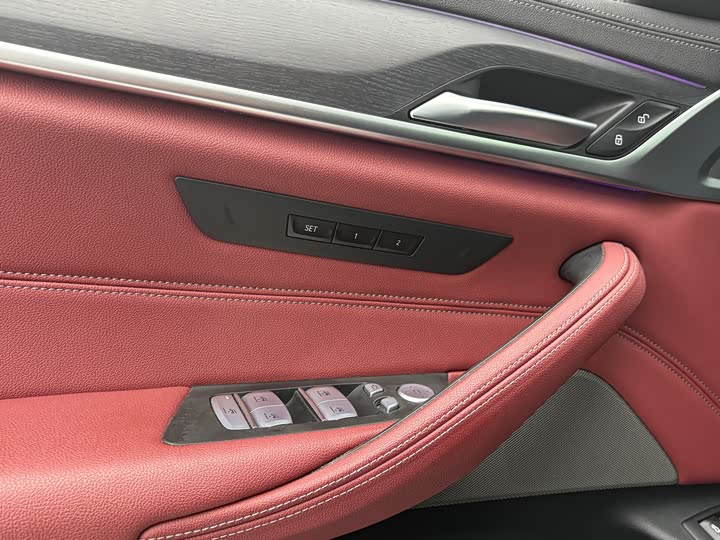 Фото 14 - BMW 5 Series