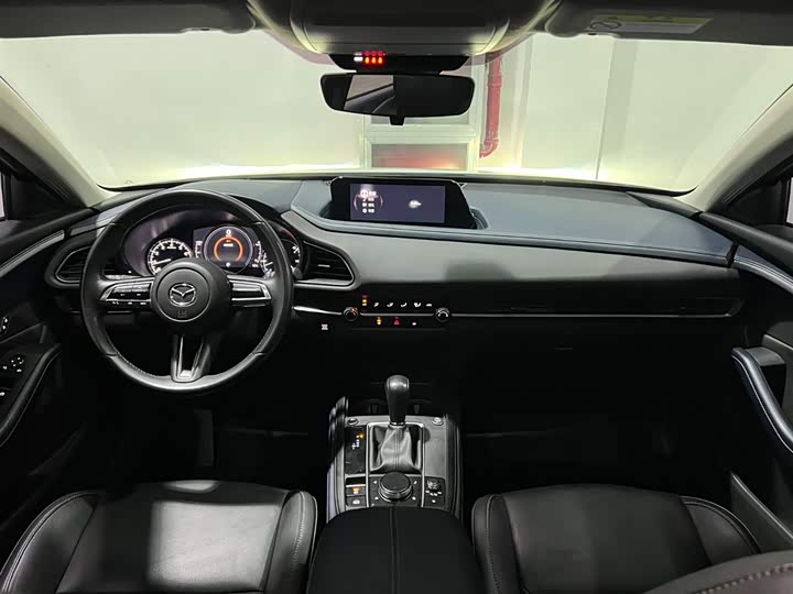 Фото 13 - Mazda CX-30