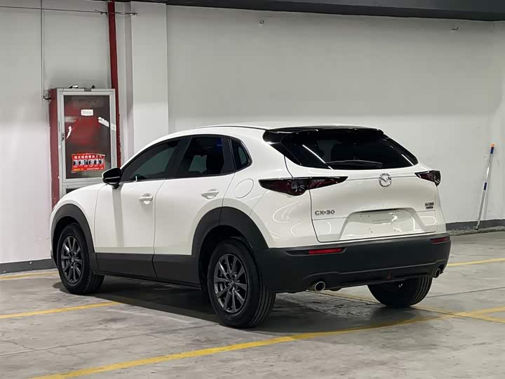 Фото 4 - Mazda CX-30