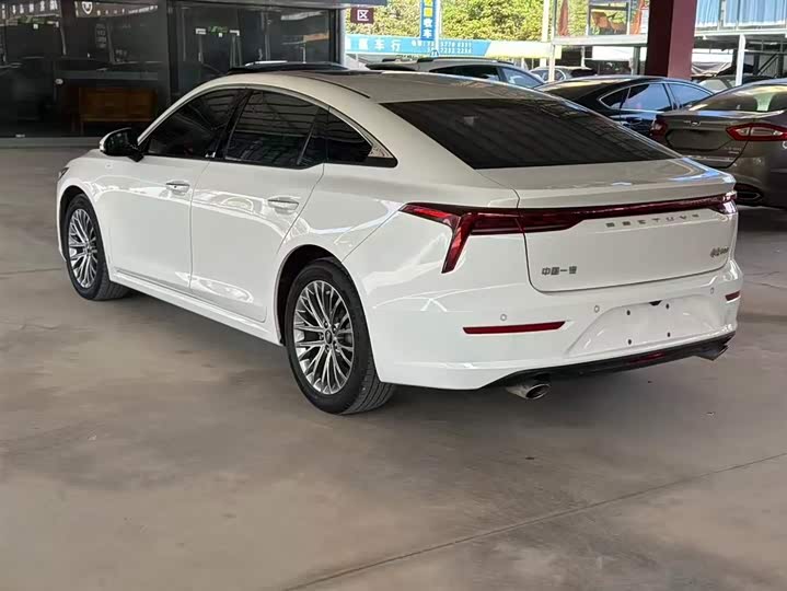 Фото 6 - Bestune B70