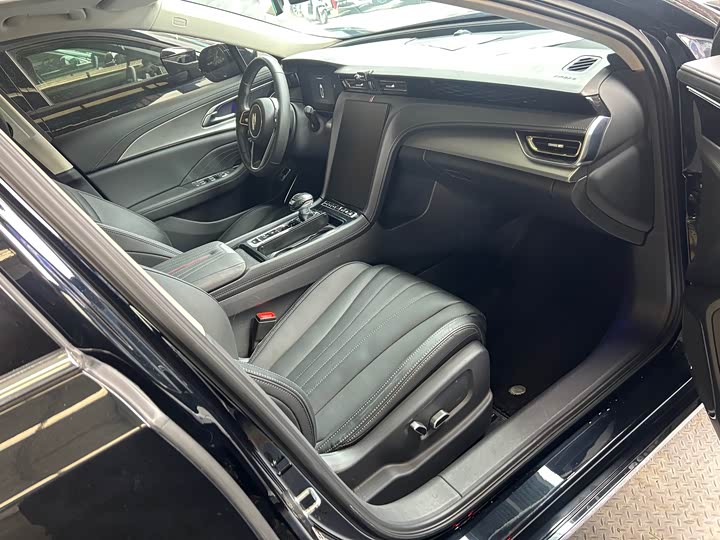 Фото 7 - Hongqi H5