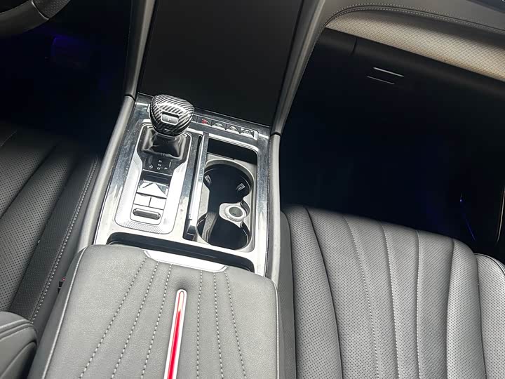 Фото 9 - Hongqi H5