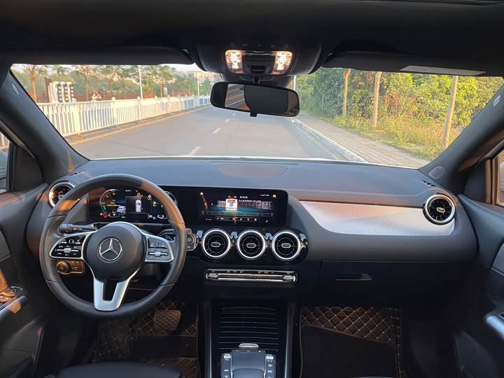 Фото 13 - Mercedes-Benz GLA-Class