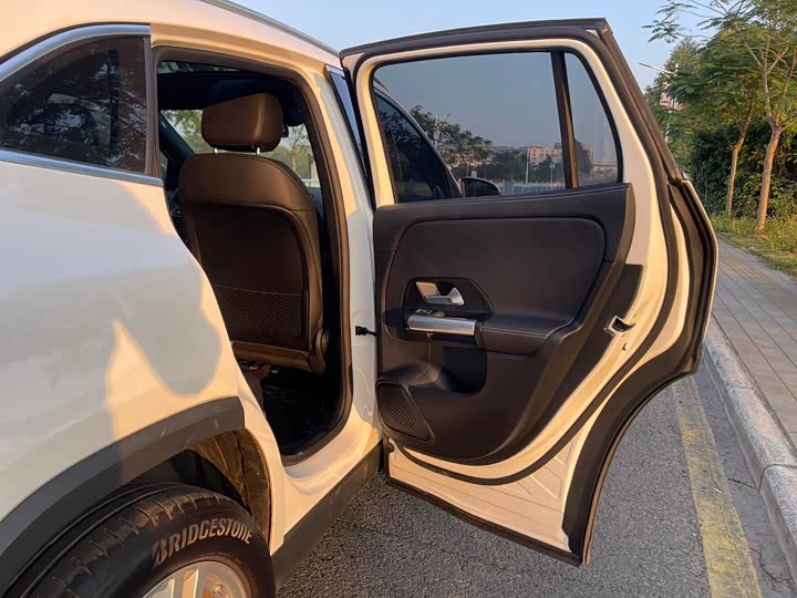 Фото 17 - Mercedes-Benz GLA-Class