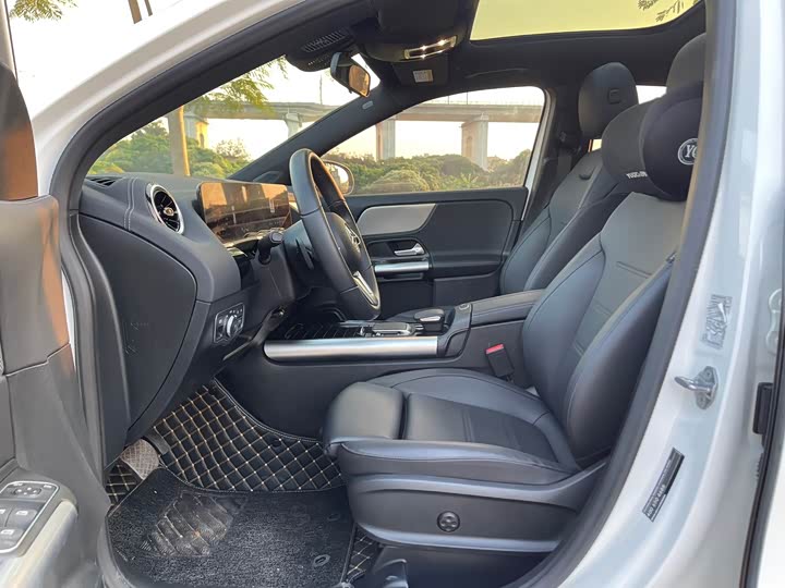 Фото 24 - Mercedes-Benz GLA-Class