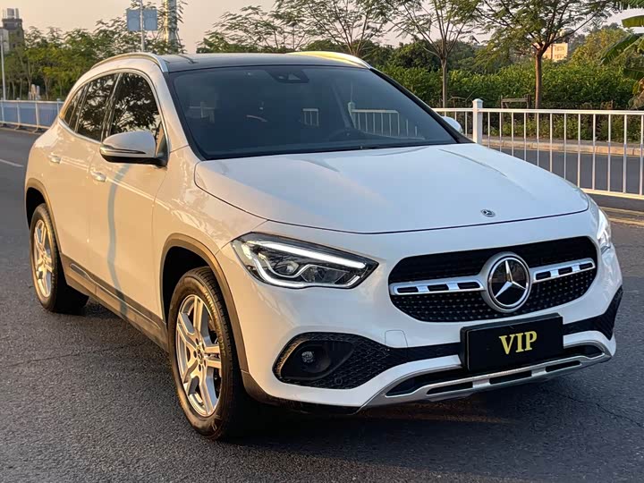 Фото 3 - Mercedes-Benz GLA-Class