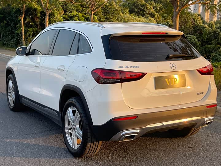 Фото 4 - Mercedes-Benz GLA-Class