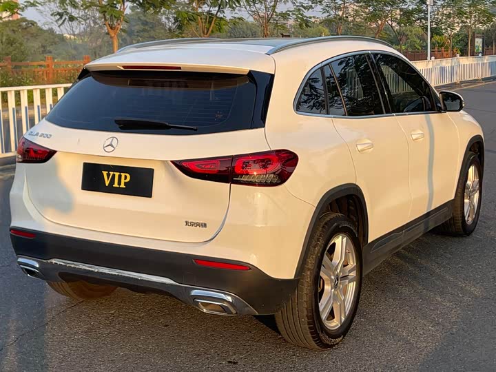 Фото 6 - Mercedes-Benz GLA-Class