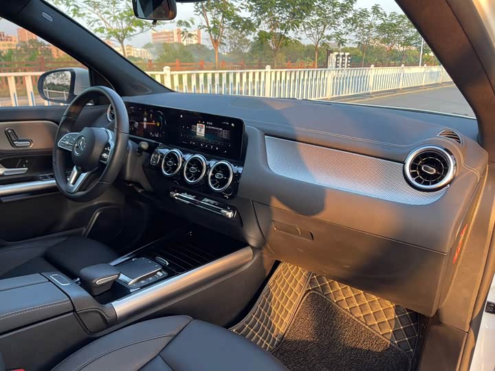 Фото 7 - Mercedes-Benz GLA-Class