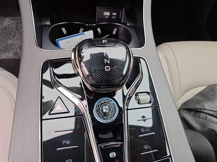 Фото 14 - BYD Han