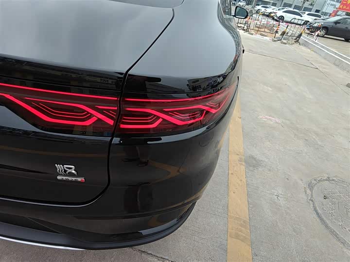 Фото 8 - BYD Han