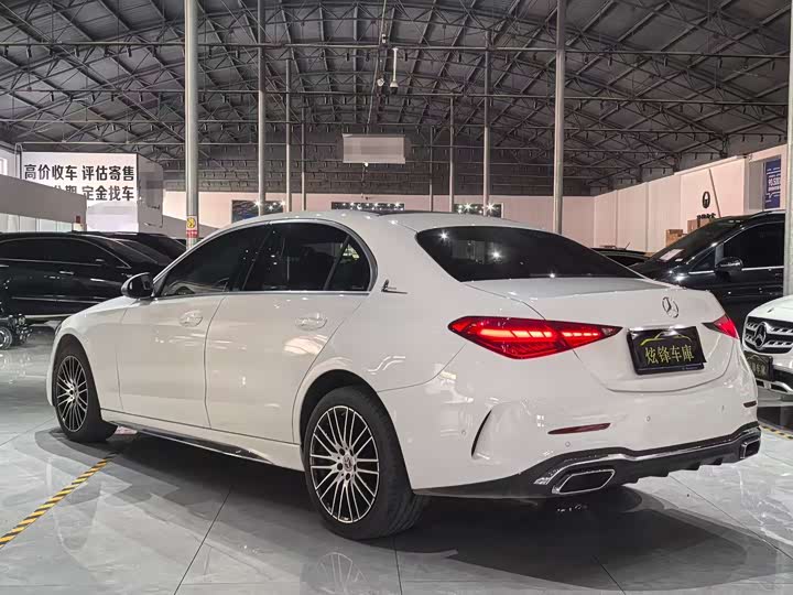 Фото 7 - Mercedes-Benz C-Class