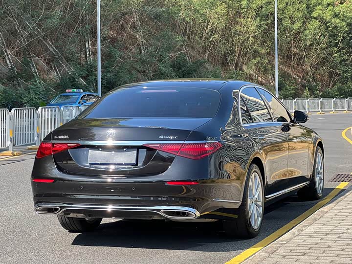 Фото 15 - Mercedes-Benz S-Class