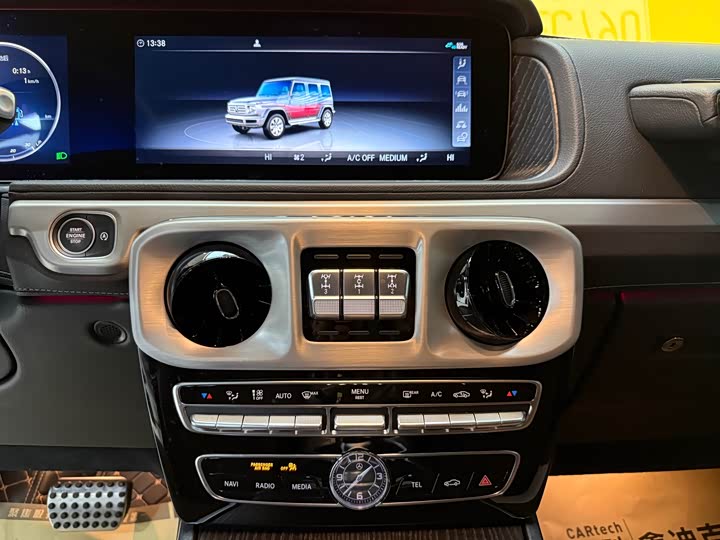 Фото 16 - Mercedes-Benz G-Class