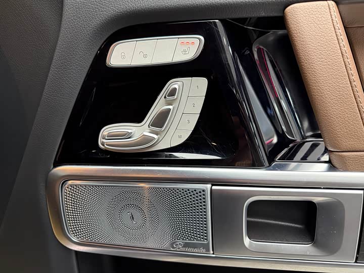 Фото 22 - Mercedes-Benz G-Class