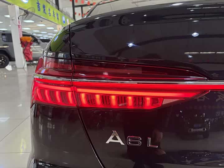 Фото 13 - Audi A6L