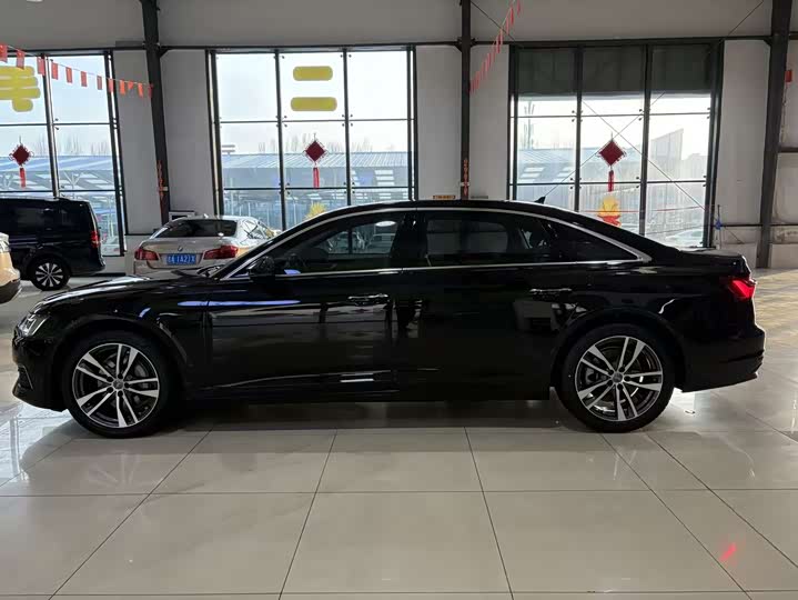 Фото 15 - Audi A6L