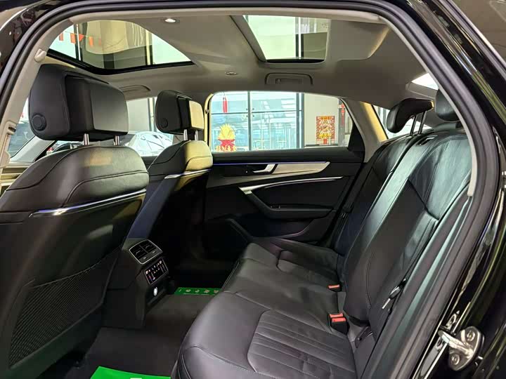 Фото 5 - Audi A6L