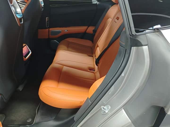 Фото 17 - Xiaomi YU7