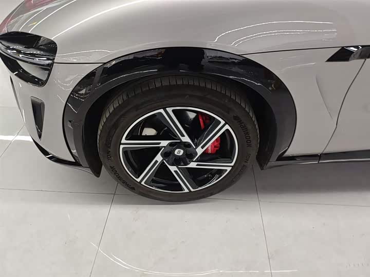 Фото 23 - Xiaomi YU7