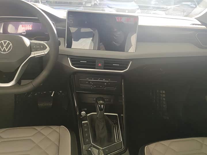 Фото 13 - Volkswagen Tayron