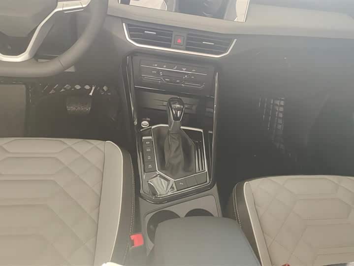 Фото 16 - Volkswagen Tayron