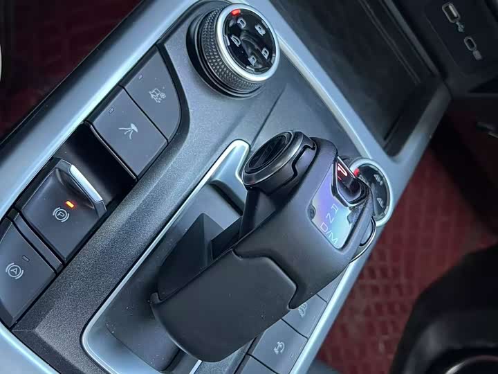 Фото 13 - Tank 300