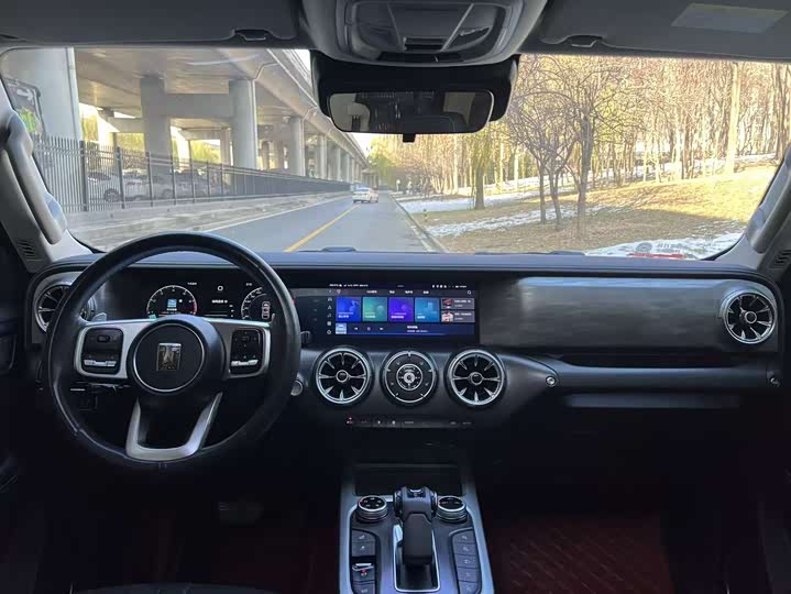 Фото 9 - Tank 300