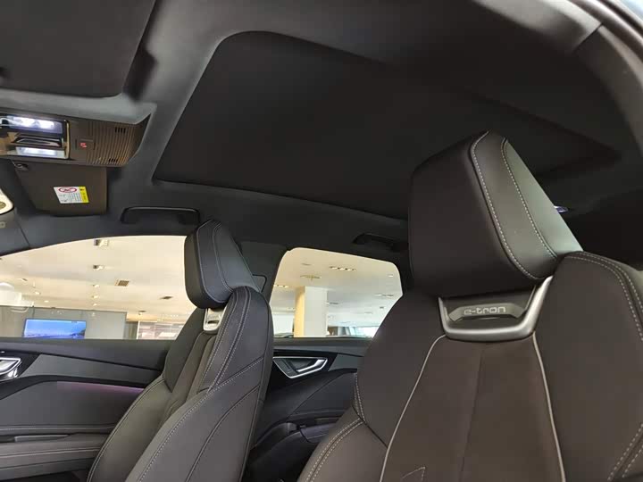 Фото 17 - Audi Q4 e-tron