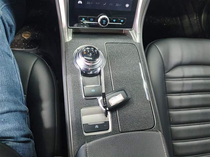 Фото 14 - Ford Mondeo