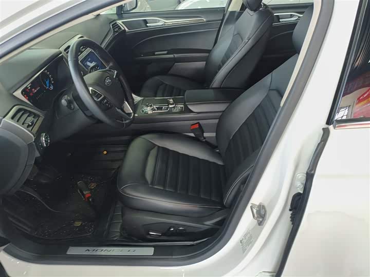 Фото 15 - Ford Mondeo